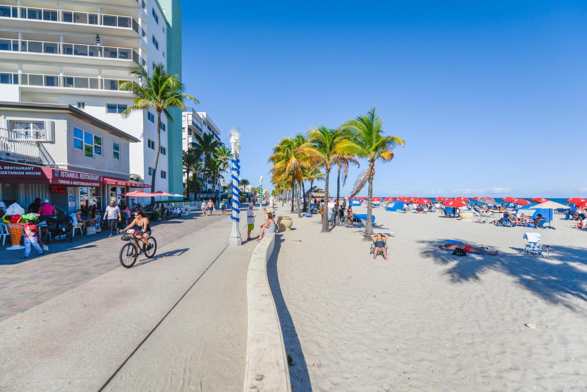 Fantastic Studio At The Beach With Parking&Pool - M43 Hollywood Buitenkant foto